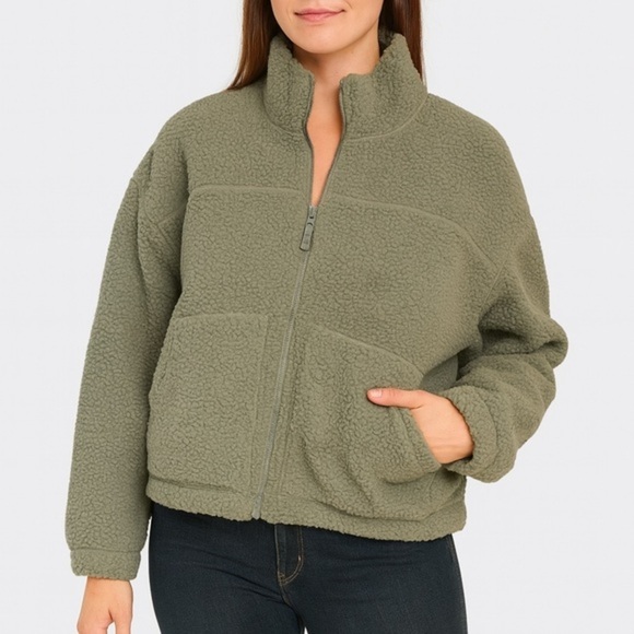 Old Navy Tops - 2/$20 Old Navy Women's Olive Green Sherpa Hoodie